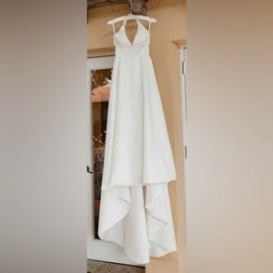 David's Bridal Galina V8798 halter-neck wedding dress in ivory matte satin  Sz 8